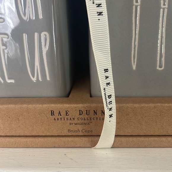 ❤️NEW!!!❤️ Rae Dunn Collection Set of Brush Cup.Gray color. - Picture 7 of 7